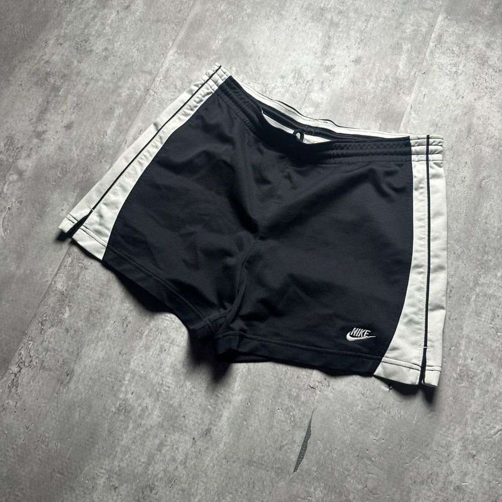 Nike Women's Black and Grey Shorts